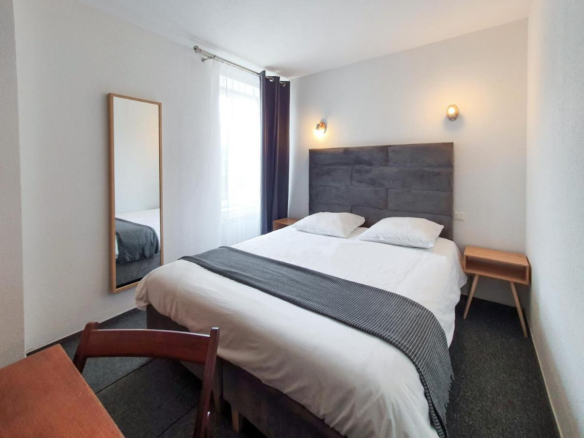 Hotel Les Tilleuls De Pareloup A Salles-Curan Buitenkant foto