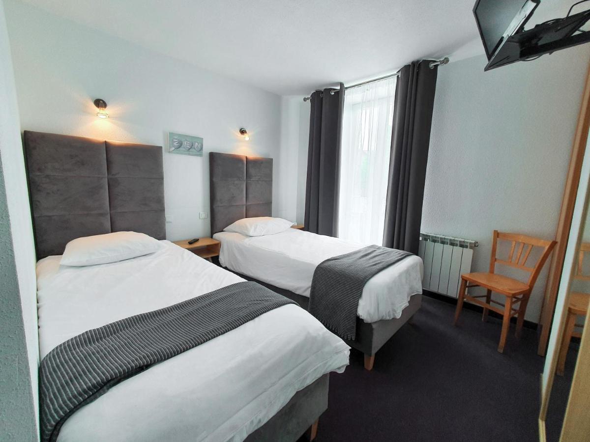 Hotel Les Tilleuls De Pareloup A Salles-Curan Buitenkant foto
