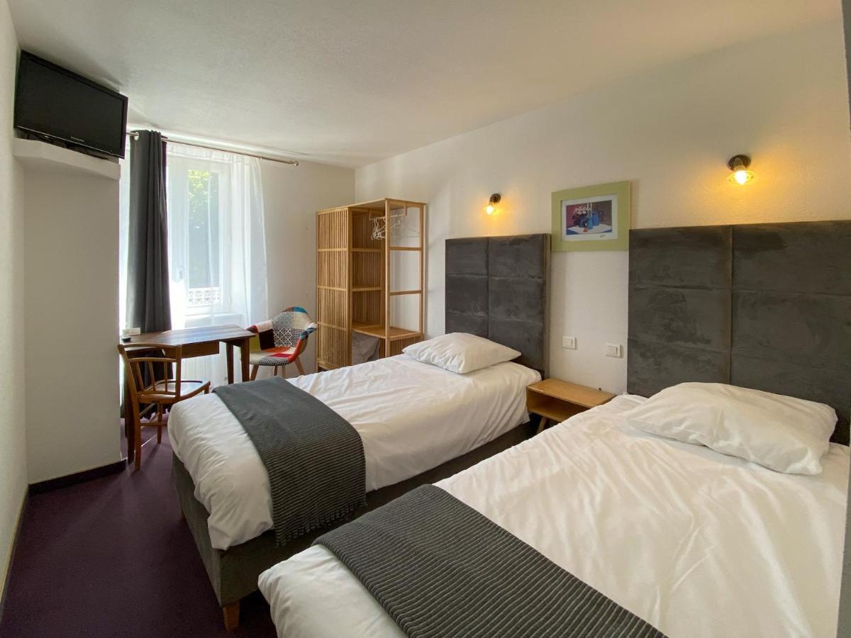 Hotel Les Tilleuls De Pareloup A Salles-Curan Buitenkant foto