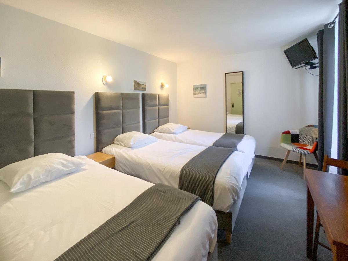 Hotel Les Tilleuls De Pareloup A Salles-Curan Buitenkant foto