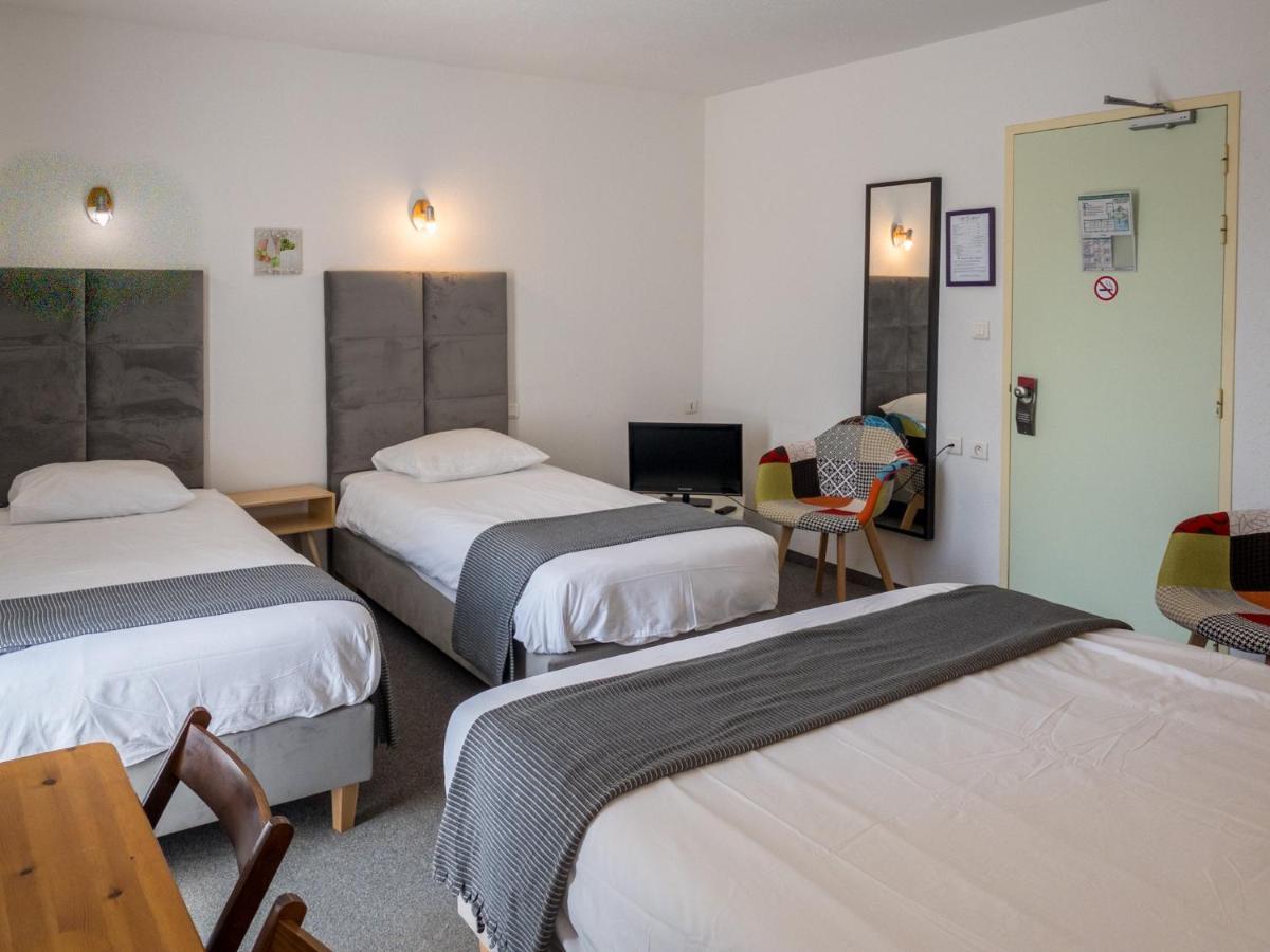 Hotel Les Tilleuls De Pareloup A Salles-Curan Buitenkant foto